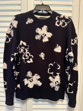 Ted Baker Women’s Dark Navy Crewneck Sweater with White Floral Motif size 6US